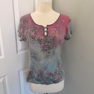 MULTICOLOR DRESSBARN WHIMSYGOTH ROSE PRINT T-SHIRT TOP